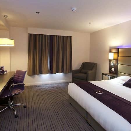 Premier Inn Утоксетър Екстериор снимка