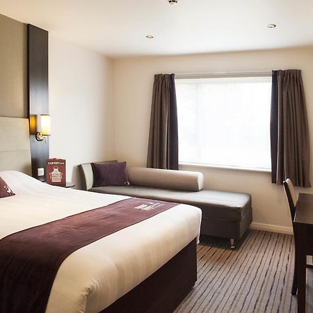 Premier Inn Утоксетър Екстериор снимка