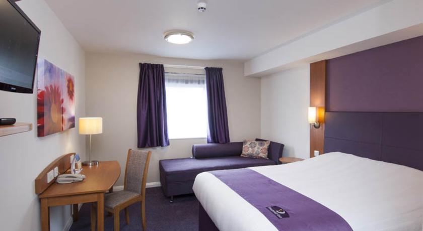 Premier Inn Утоксетър Стая снимка