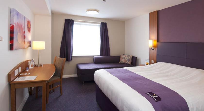 Premier Inn Утоксетър Стая снимка