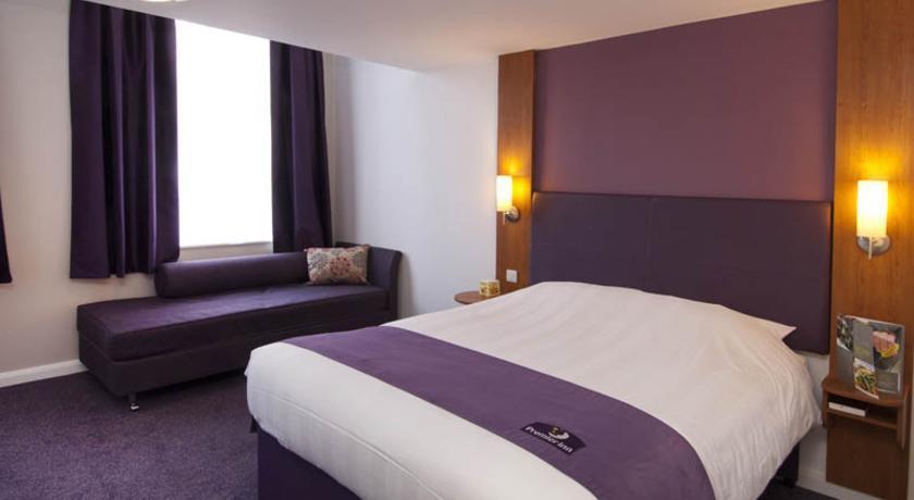 Premier Inn Утоксетър Стая снимка