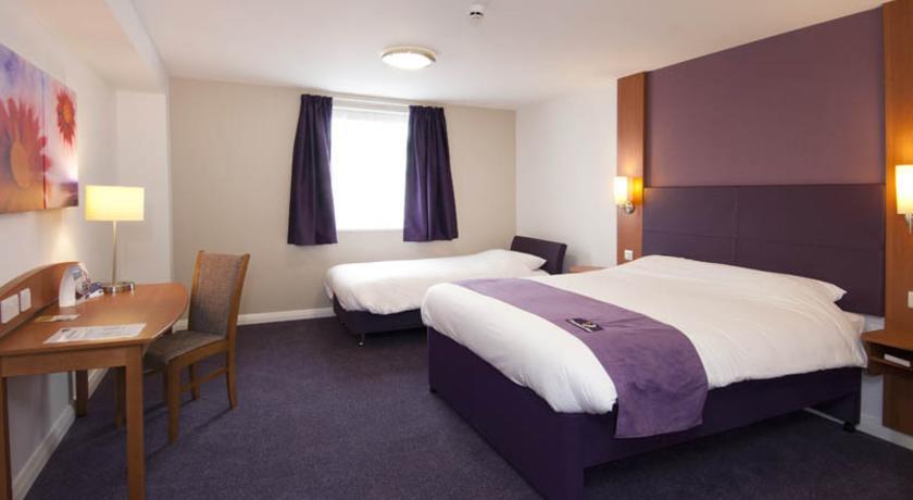 Premier Inn Утоксетър Стая снимка