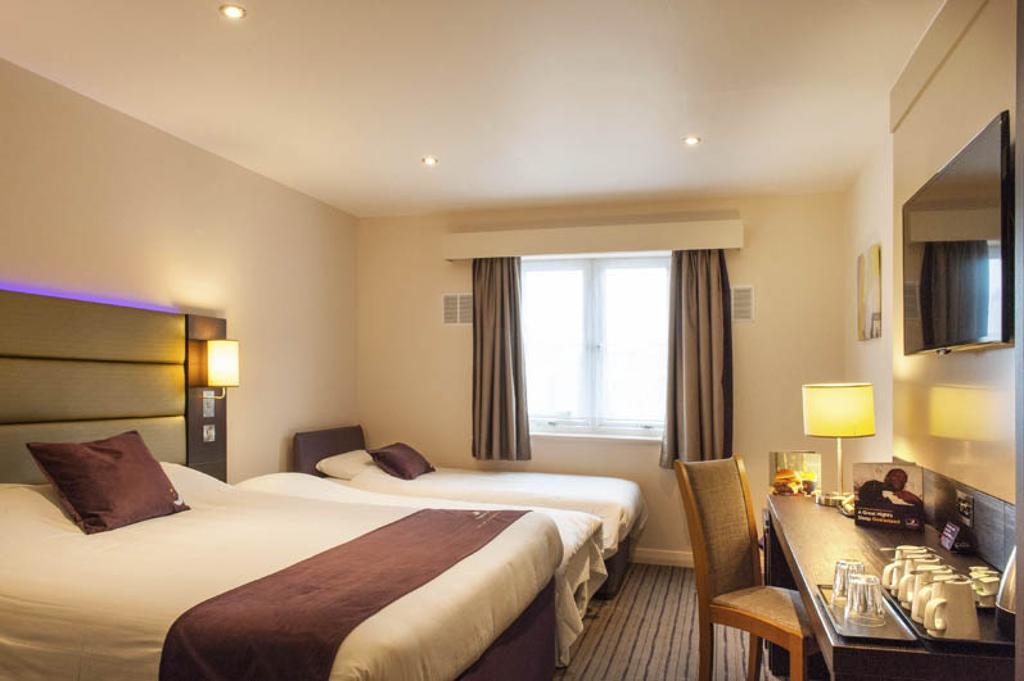 Premier Inn Утоксетър Екстериор снимка