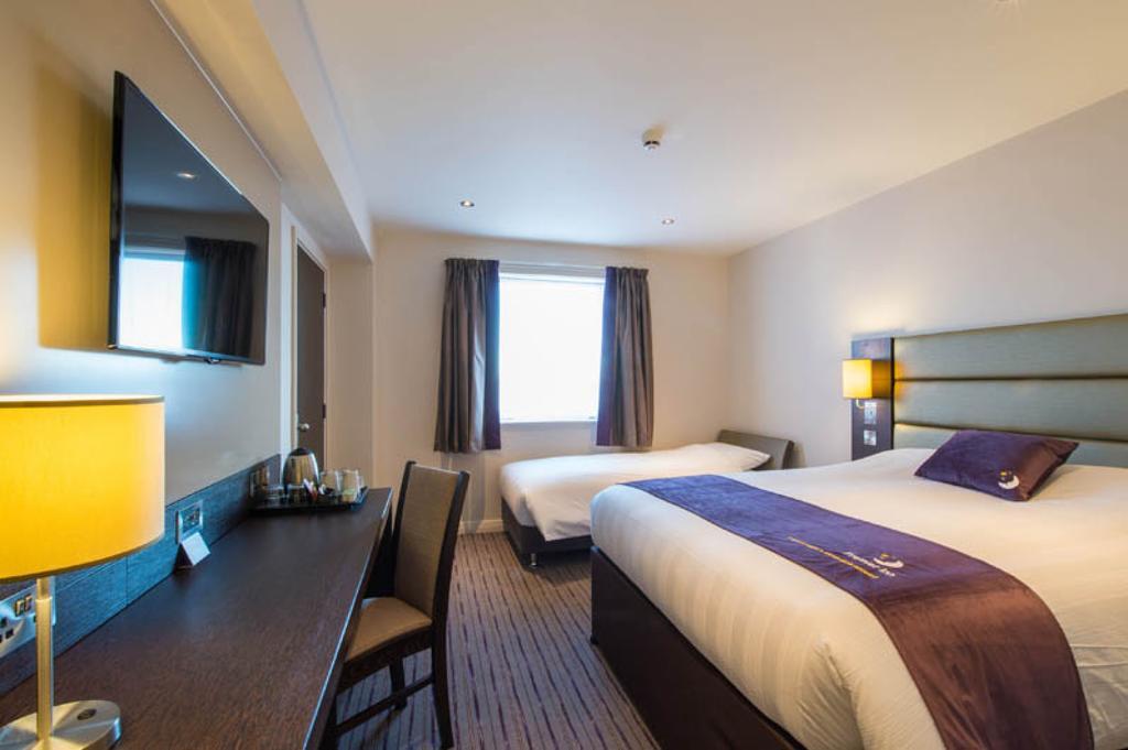 Premier Inn Утоксетър Екстериор снимка