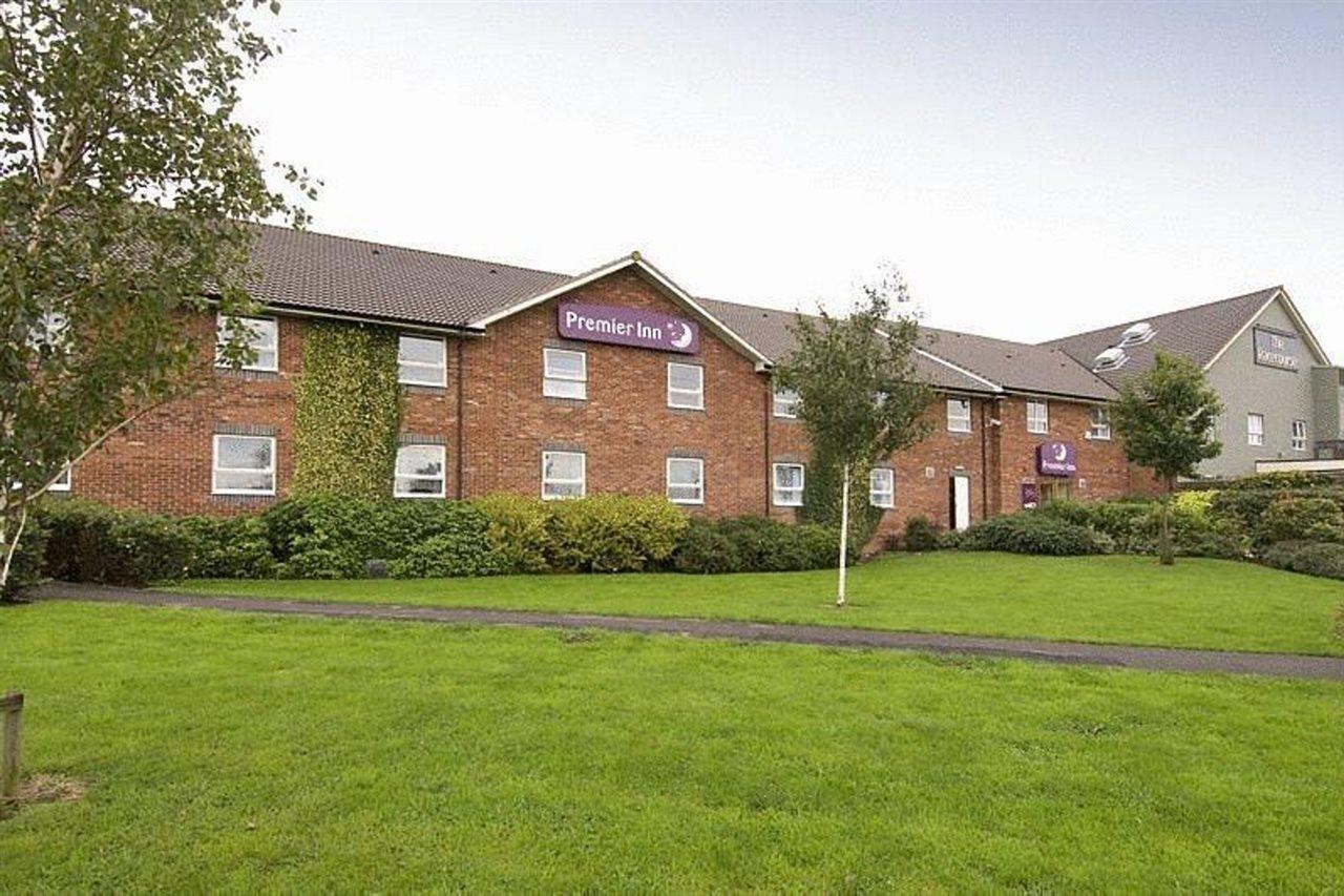 Premier Inn Утоксетър Екстериор снимка