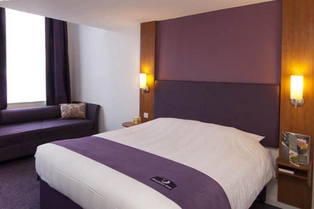Premier Inn Утоксетър Екстериор снимка