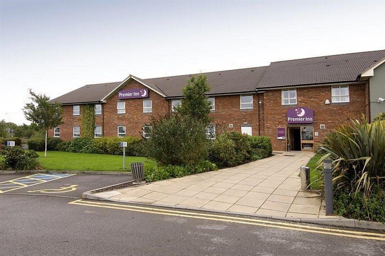 Premier Inn Утоксетър Екстериор снимка