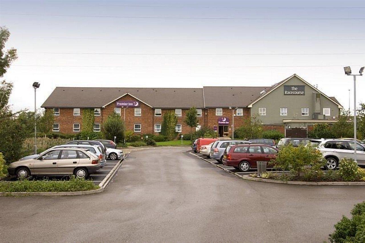 Premier Inn Утоксетър Екстериор снимка
