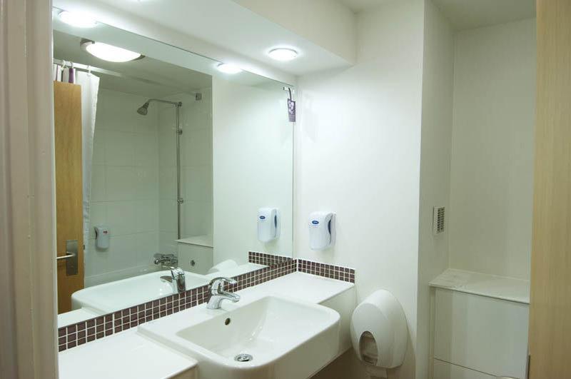 Premier Inn Утоксетър Екстериор снимка